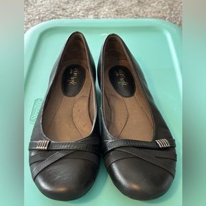 Euro Soft Black Shaina Flats